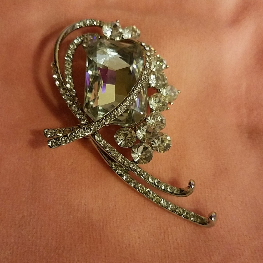 Beautiful CZ Rhinestone Brooch - Picture 3 of 8